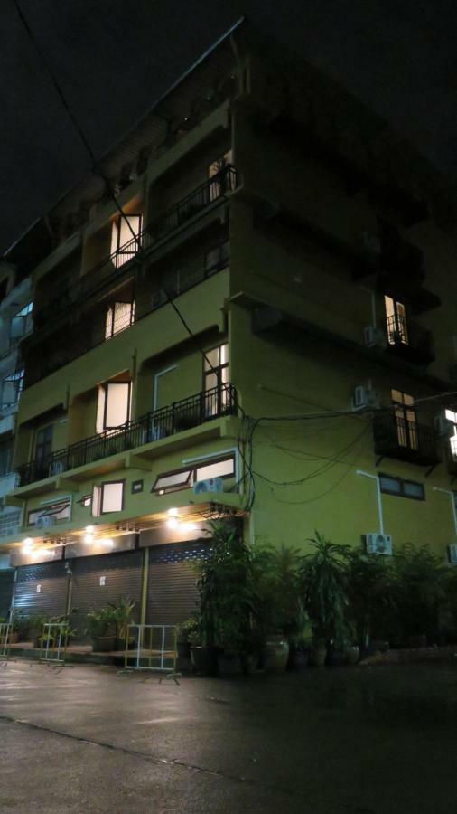 Baan 192 Appartement Bangkok Buitenkant foto